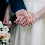 Suknie na ślub cywilny: elegancja i prostota dla nowożeńców